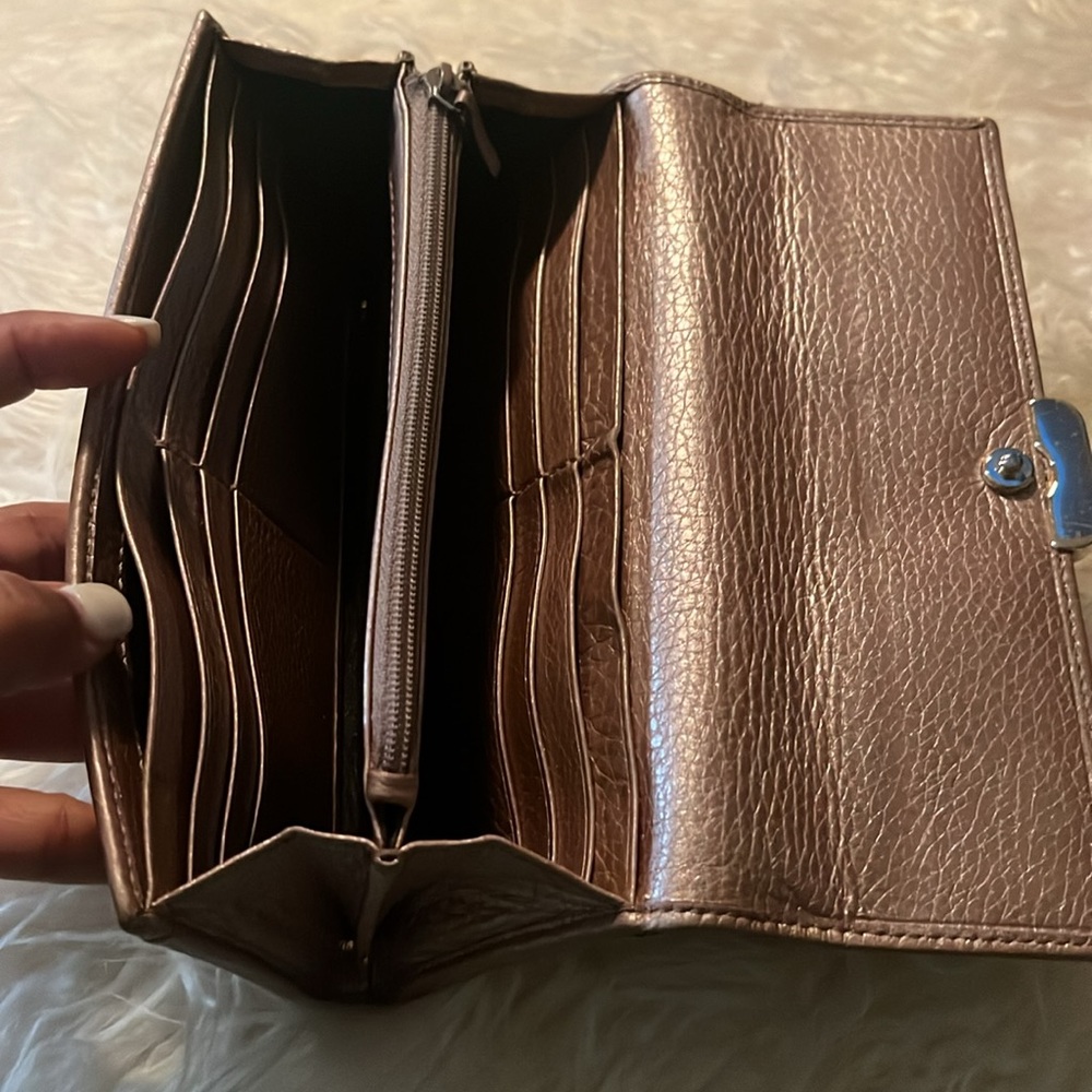 GUCCI long wallet.